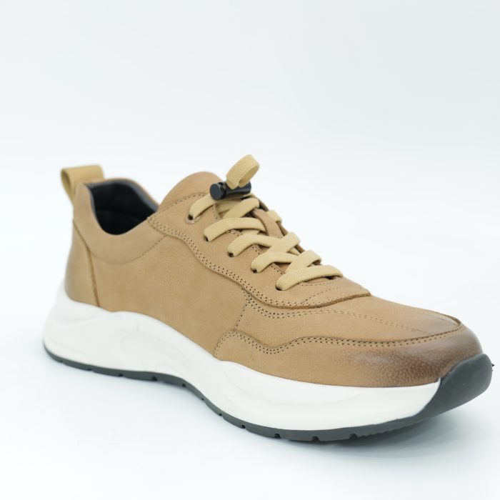 Sports shoes