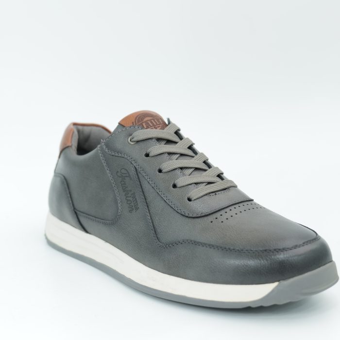 Sports shoes