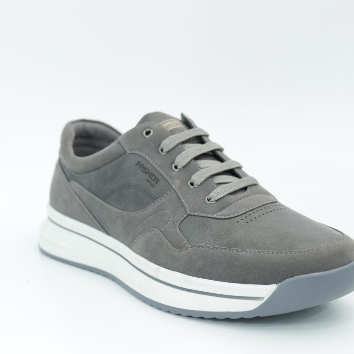 Sports shoes