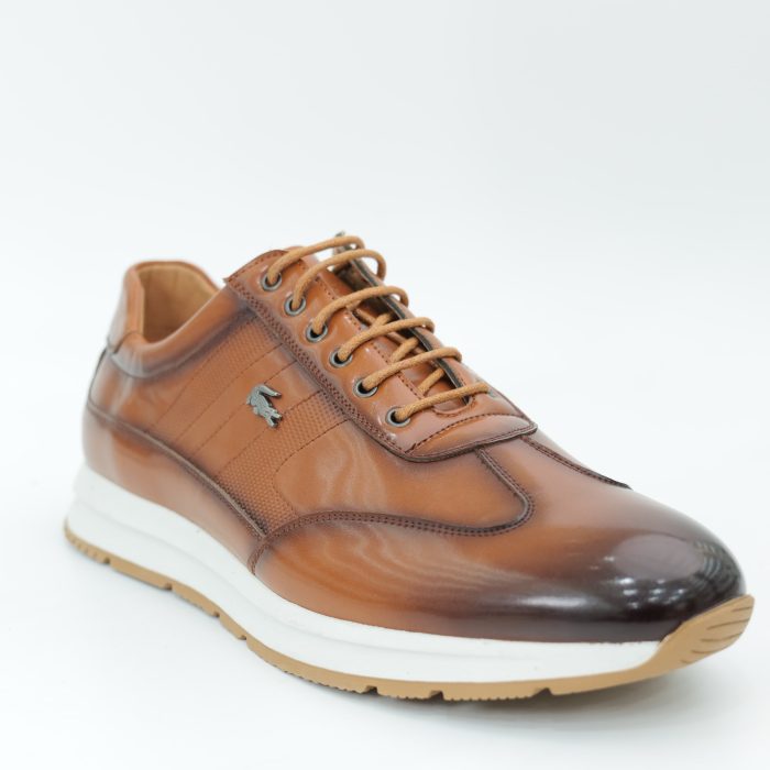 Sports shoes